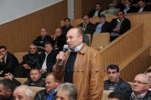 Primarul comunei Băceşti Horaţiu Cărăuşu